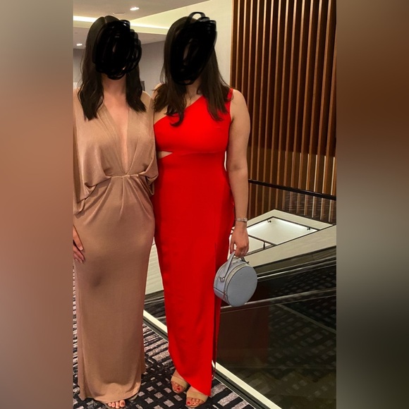 One shoulder red maxi Dress with thigh split and cutout - Picture 5 of 9